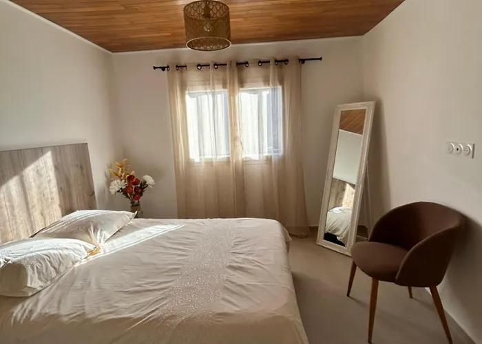 Maison Typique De Village