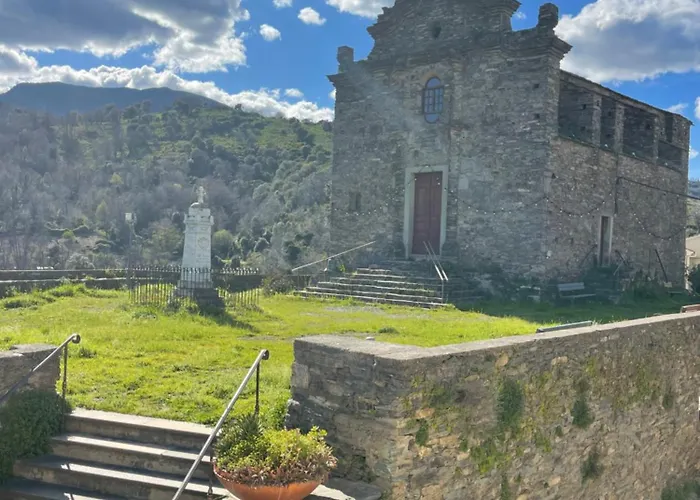 Maison Typique De Village *